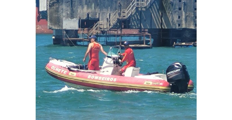  Imbituba / Corpo de Bombeiros inicia terceiro dia de buscas por homem arrastado pelo mar no município