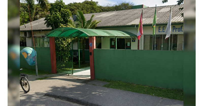 Imbituba / Escola do município é alvo de arrombamento e furto durante a madrugada/25 notebooks são levados