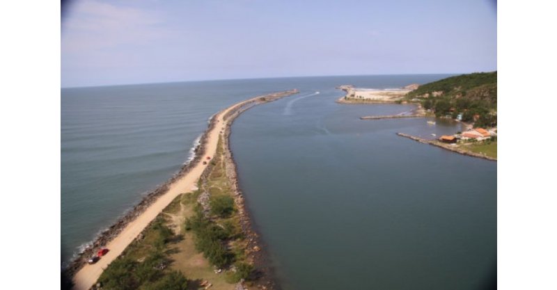  Laguna  / Molhes da cidade devem contar com pavimentação e iluminação noturna