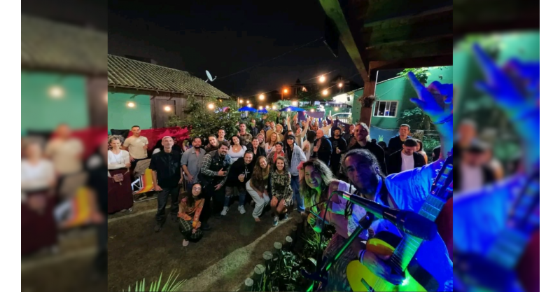É NESTE SÁBADO: Sarau da Riba celebra 9 anos com shows, roda de samba, arte, gastronomia e confraternização em Imbituba