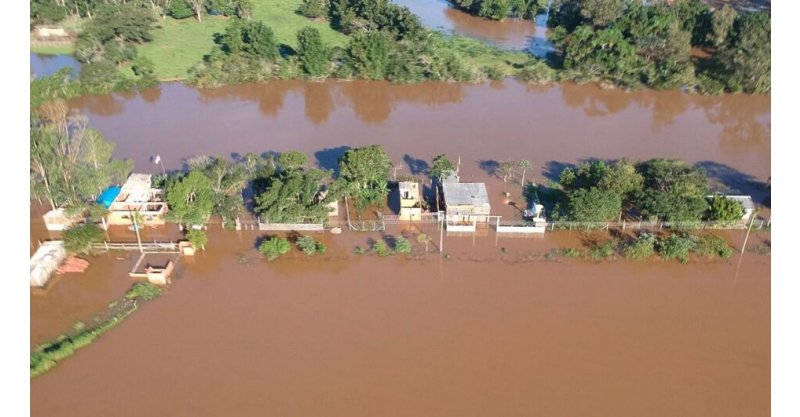  Sombrio / Microexplosão causa destruição na cidade e município decreta situação de emergência