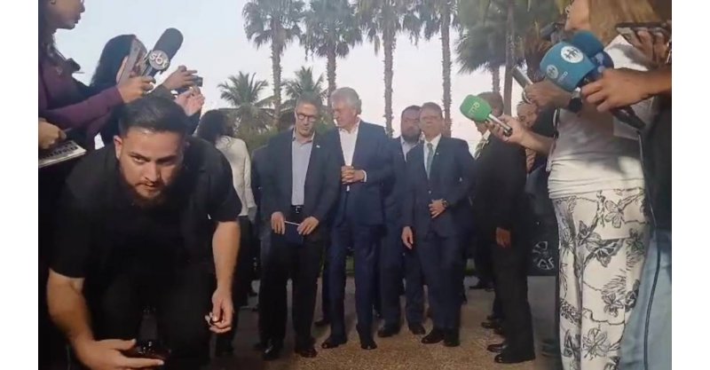. Tarcísio de Freitas conta como está Bolsonaro após visitá-lo em Brasília
