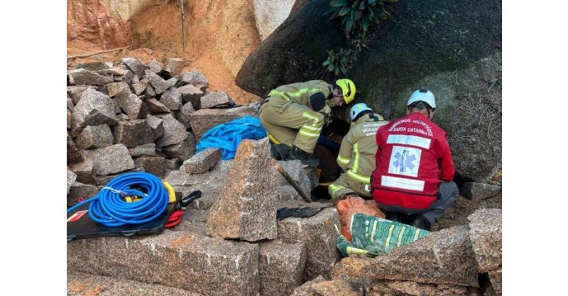 Adolescente morre após ser atingido por rocha em pedreira