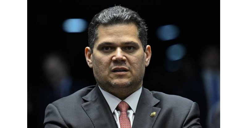 Alcolumbre teme perder o controle. Deveria temer perder a cadeira