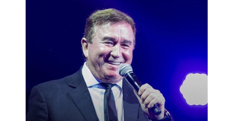 Amado Batista se apresenta nesta quarta-feira na Hangar 737