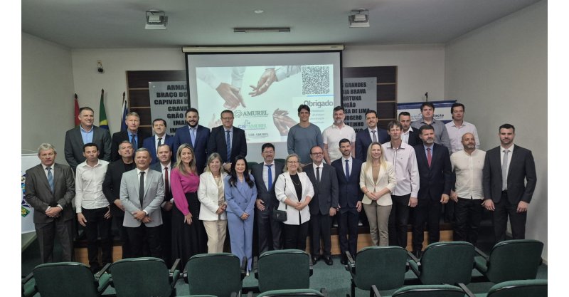 Amurel realiza encontro de prefeitos e vice-prefeitos eleitos