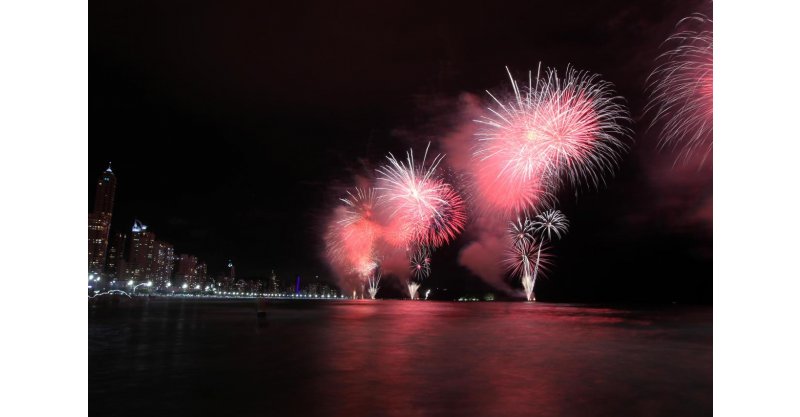 Ano-Novo 2026 é cancelado em famosa praia de SC após estrutura ser vandalizada