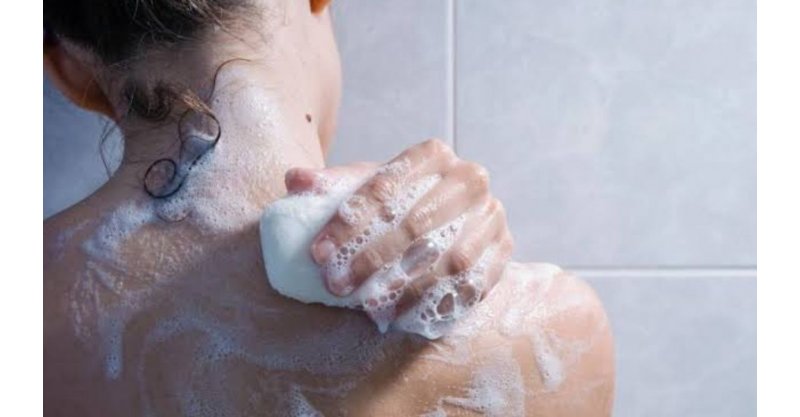Anvisa proíbe cosméticos, sabonetes e perfumes irregulares no Brasil; consumidores devem interromper uso
