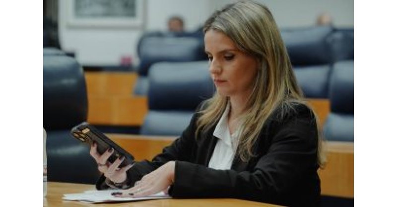 Após briga com vereadora, namorada salta do segundo andar de apartamento em SC
