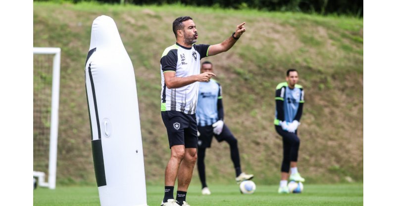 As seis finais: veja planejamento do Botafogo para reta final do Brasileiro e decisão da Libertadores