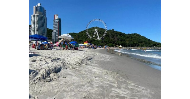 Banho de risco? Balneário Camboriú inicia temporada com áreas impróprias no mar