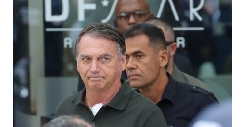 Bolsonaro pede ao STF autorização para receber barbeiro em casa durante prisão domiciliar