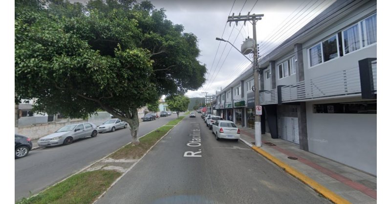 Carro é furtado após homem deixar veículo ligado em frente a padaria no Centro de Imbituba