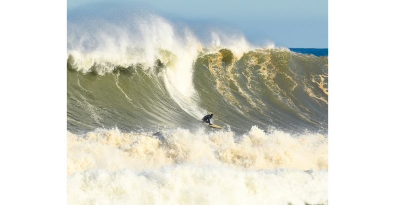 Competição de ondas grandes ocorre hoje, em Laguna