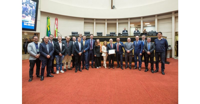 Creci-SC homenageia profissionais e chama atenção para o exercício ilegal da profissão