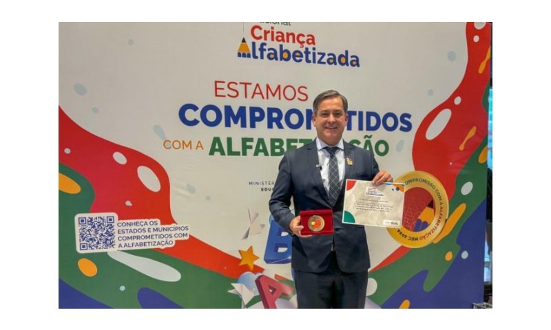 Criciúma recebe Selo Ouro por excelência na alfabetização infantil