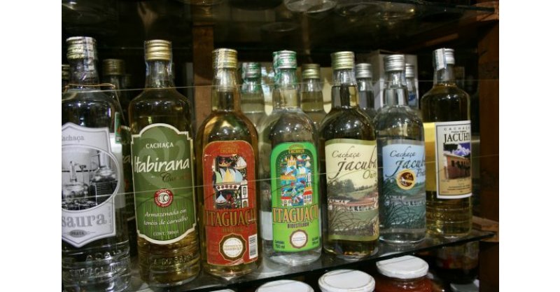 Dia da cachaça: bebida tradicional de SC vira patrimônio líquido e ganha data oficial