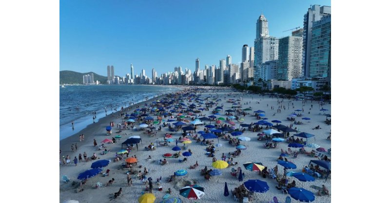 Dois destinos turísticos de SC estão no top 5 de melhor renda per capita do país, revela IBGE