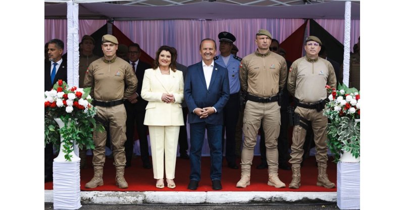 Em Florianópolis, Governador de SC acompanha formatura de 948 novos soldados da PMSC