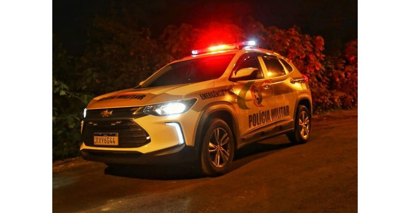 Em imbituba, homem se recusa a sair de pousada da namorada e após ameaças acaba detido à força pela PM, por resistência à prisão