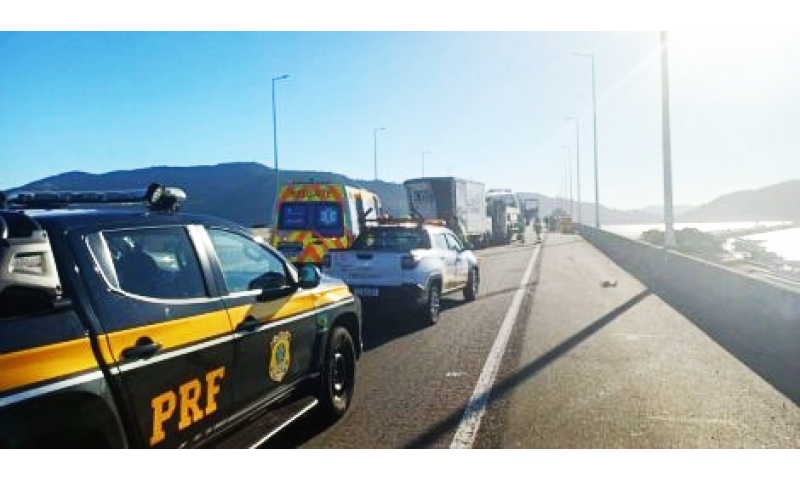 Engavetamento com oito veículos é registrado na Ponte Anita Garibaldi