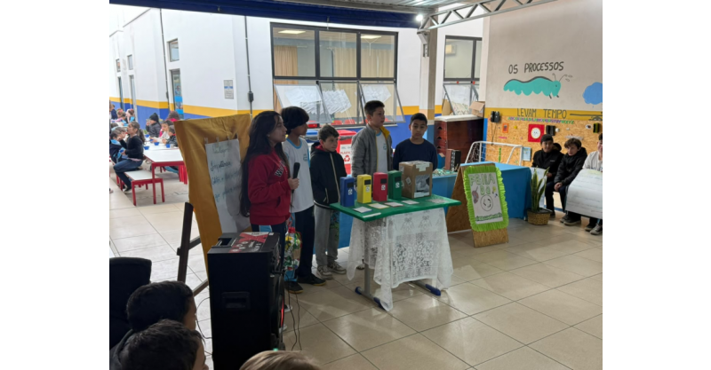 Escolas municipais de Imbituba iniciam apresentações da Feira do Conhecimento
