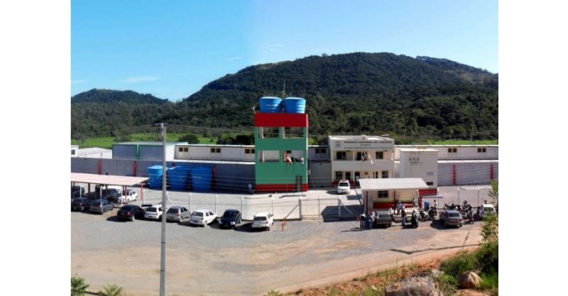 Esquema de entrada de drogas e celulares no Presídio de Tubarão é investigado