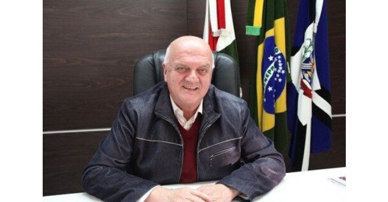 Ex-prefeito de Tubarão, Olávio Falchetti sofre infarto e passa por cateterismo