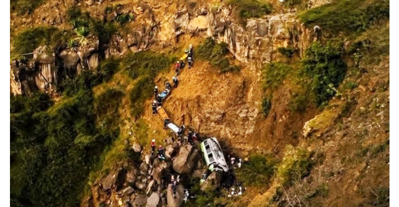 Excursão ao vulcão Pico do Fogo termina em tragédia após ônibus cair em ribanceira e deixar 25 mortos