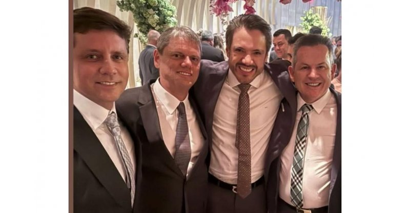 Fabrício ignora Jorginho em 