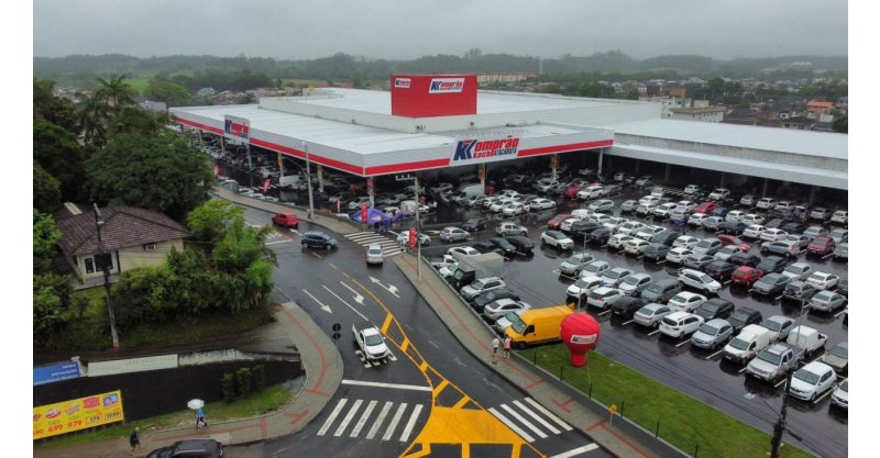 Fim da escala 6×1? Maior rede de supermercados de SC reabre seleção com jornada 5×2