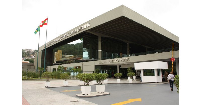 FLORIANÓPOLIS / Jorginho isola PSD, diante de acordo selado com o MDB