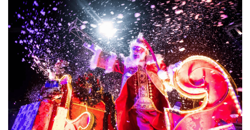 Florianópolis reúne 40 mil pessoas no maior Desfile de Natal da história