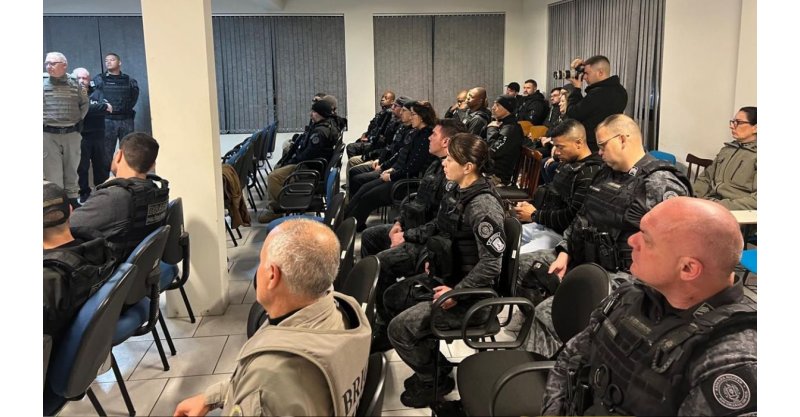 Foragida de facção: jovem de 19 anos suspeita de homicídio no RS é presa em SC