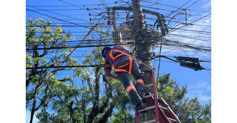 Garopaba fará mutirão para limpeza e organização de postes no centro