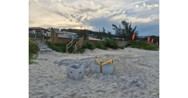 Garopaba. / Justiça manda remover estruturas instaladas em praia após impasse ambiental