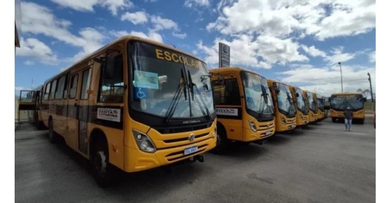 Garopaba / Ônibus escolares e universitários são alvo de vandalismo no município; suspeitos são menores de idade