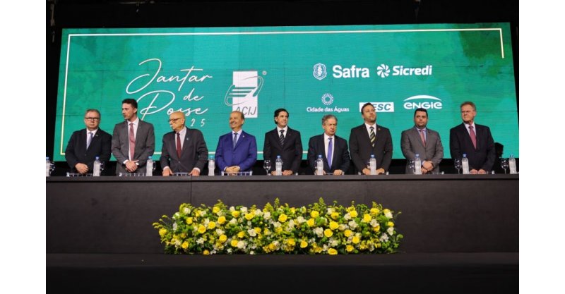 Governador Jorginho Mello prestigia solenidade de posse da Diretoria da Acij em Joinville