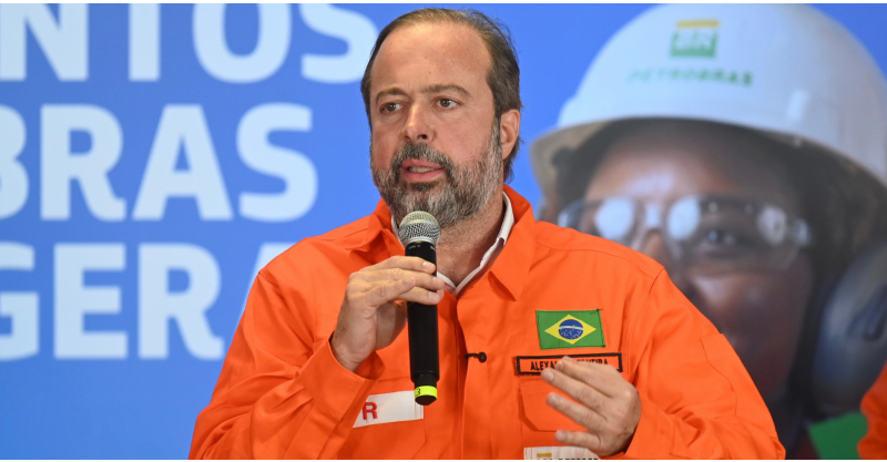 Governo Lula confirma aumento da mistura de etanol na gasolina em 32%; veja a partir de quando