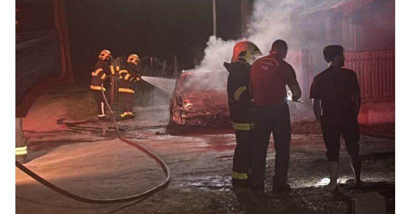 IMBITUBA / Carro pega fogo e assusta moradores na cidade
