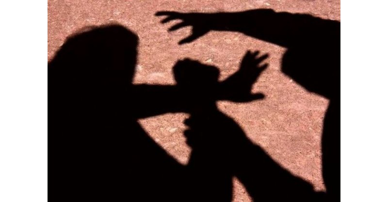 IMBITUBA / Homem é agredido por grupo com socos e chutes após repreender crianças