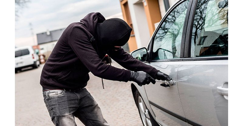 IMBITUBA  / Homem deixa carro em frente à casa de amiga e veículo é furtado durante fim de semana na cidade