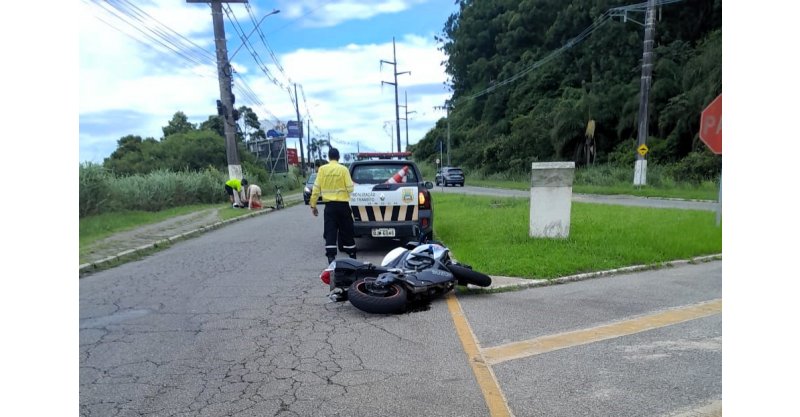 Imbituba / Homem fica ferido após perder controle da moto e cair, na descida do Paes Leme, na manhã deste domingo (16)