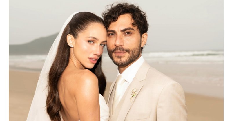 IMBITUBA / Modelo de São Ludgero, Mariana Beltrame se casa com cantor Bruninho na Praia do Rosa