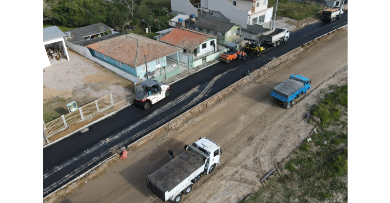 Iniciada pavimentação asfáltica em trecho da Rua João de Araújo, no bairro de Nova Brasília