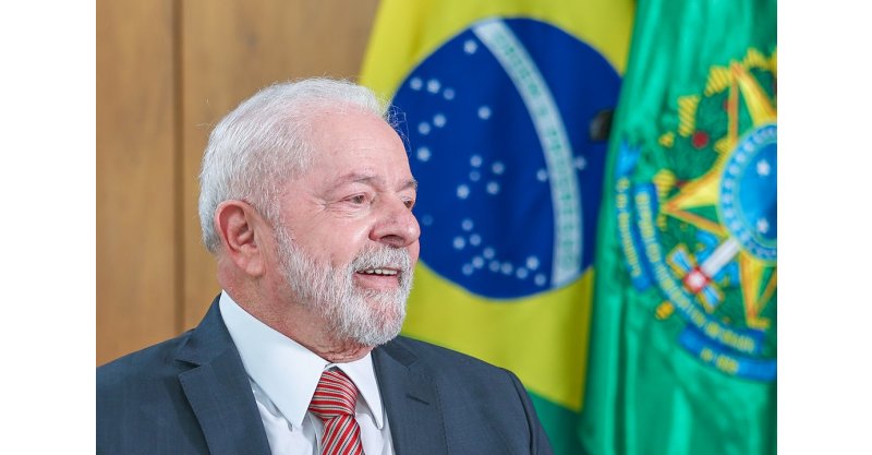 Lula sofre queda em casa e cancela viagem à Russia