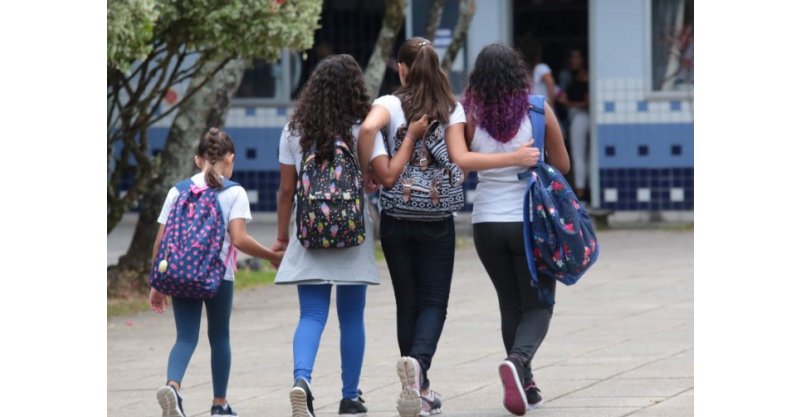 Mais de 520 mil estudantes da rede estadual de ensino voltam às aulas nesta segunda