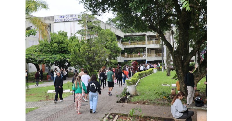 Manobra para mudar o nome do campus da UFSC