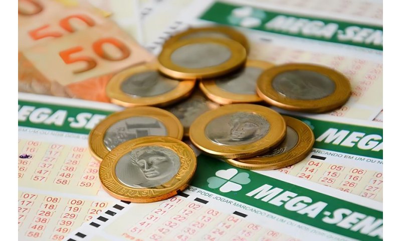 Mega-Sena: ninguém acerta dezenas, e prêmio acumula em R$ 10 milhões