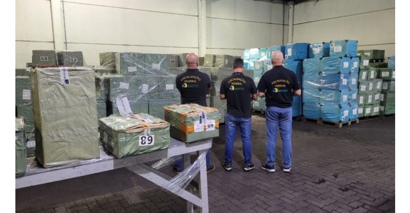 Megaoperação apreende quase meio milhão de produtos irregulares em porto